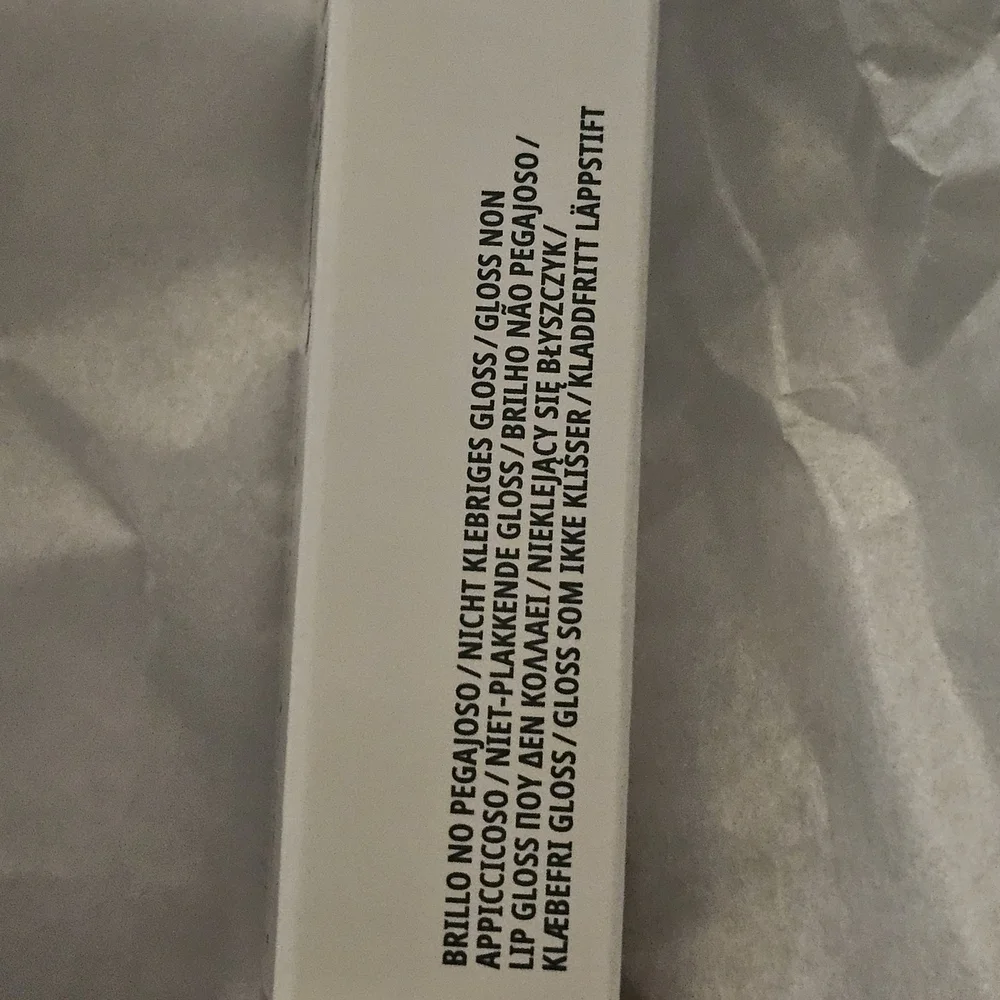 MAC Cosmetics Lipglass in Vibrant Red